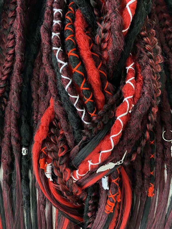 Schwarz Rot Dreadlocks 04