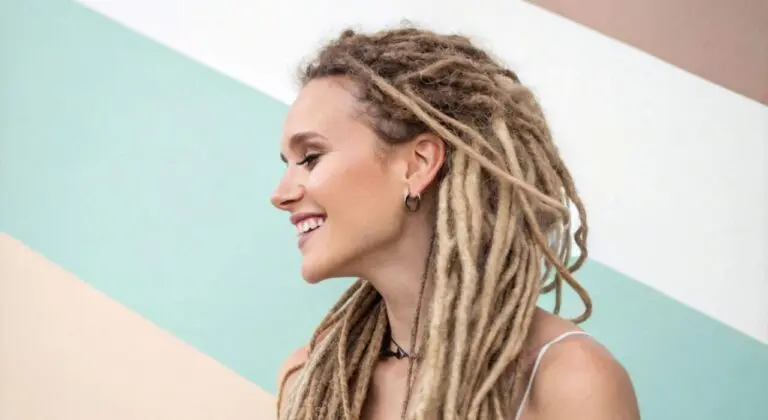 Extensiones de dreadlocks — opciones para alargar tus rastas con cabello humano y sintético