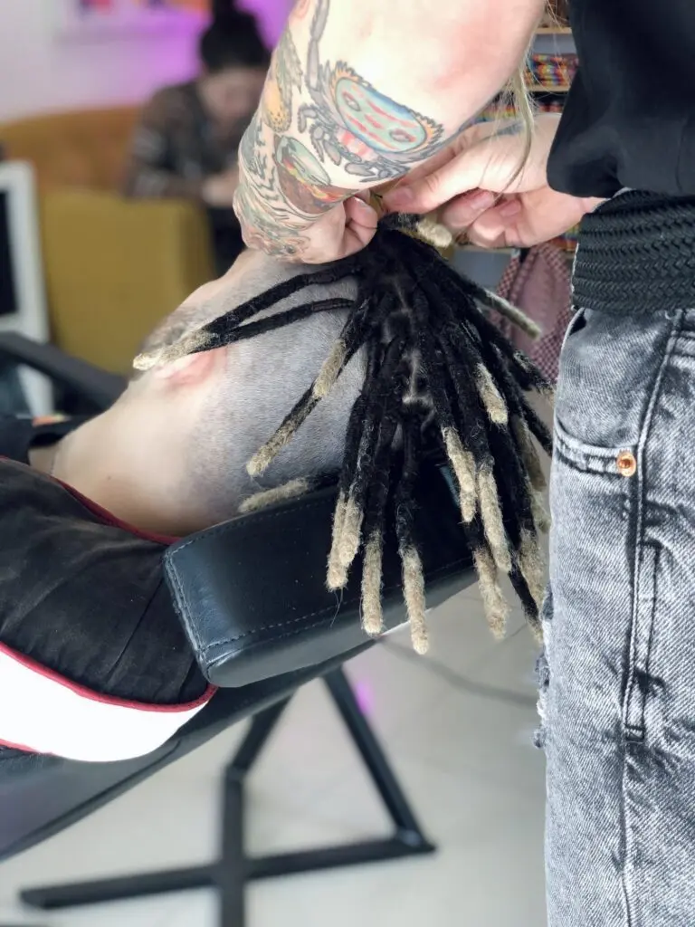 35 SE Halb-Texturierte Synthetik-Dreadlocks — Teilweise Installation nur am Oberkopf