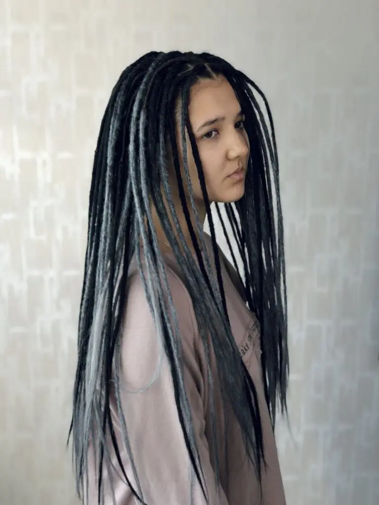 Schwarz-Grau Ombre Glatte Dreads — Klassische Einflechtmethode