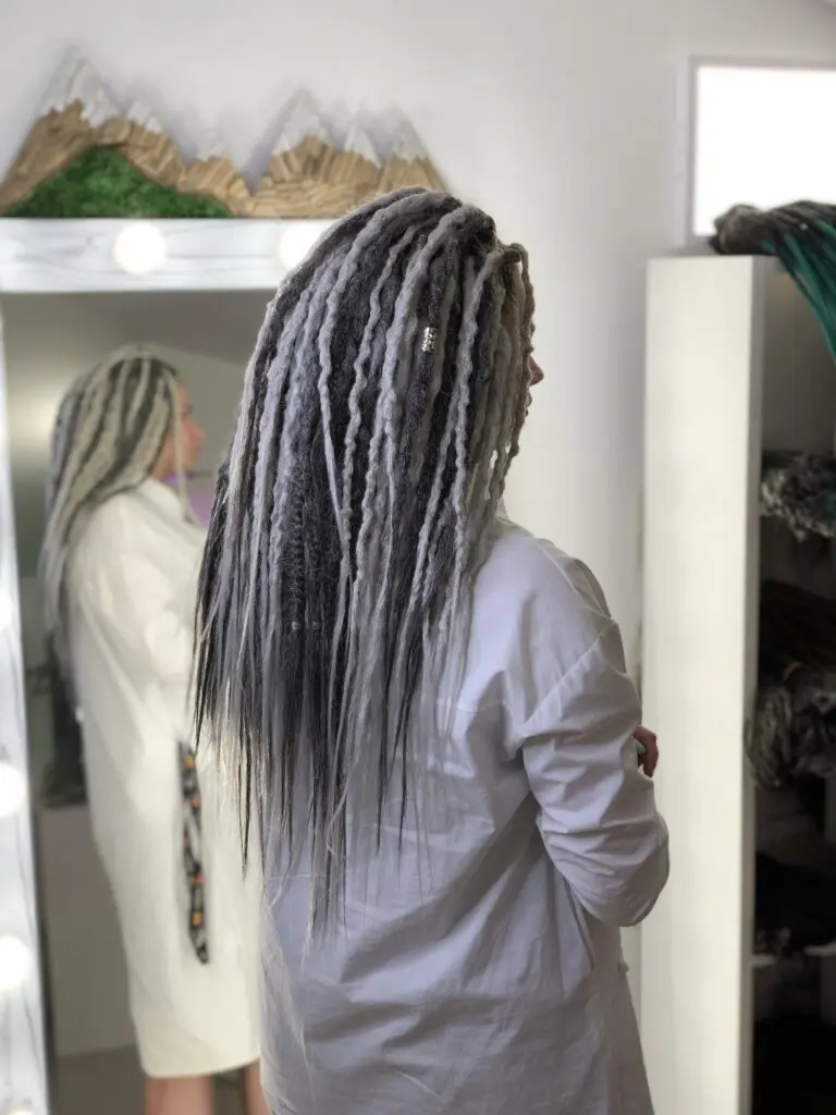 Maßgefertigte Graphit Kaltgrau Texturierte Dreadlocks — 50 DE à 50 cm