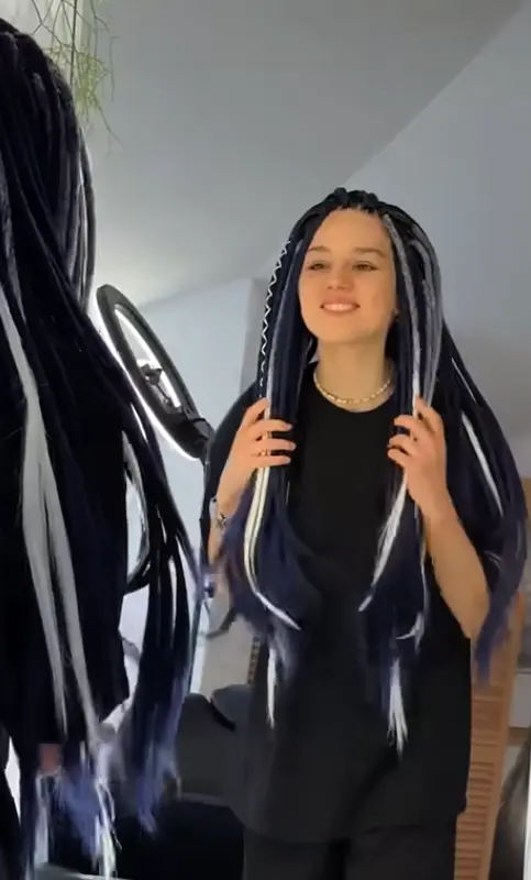 50 Synthetik-Dreadlocks auf 60 cm — Komplette Kopf-Installation
