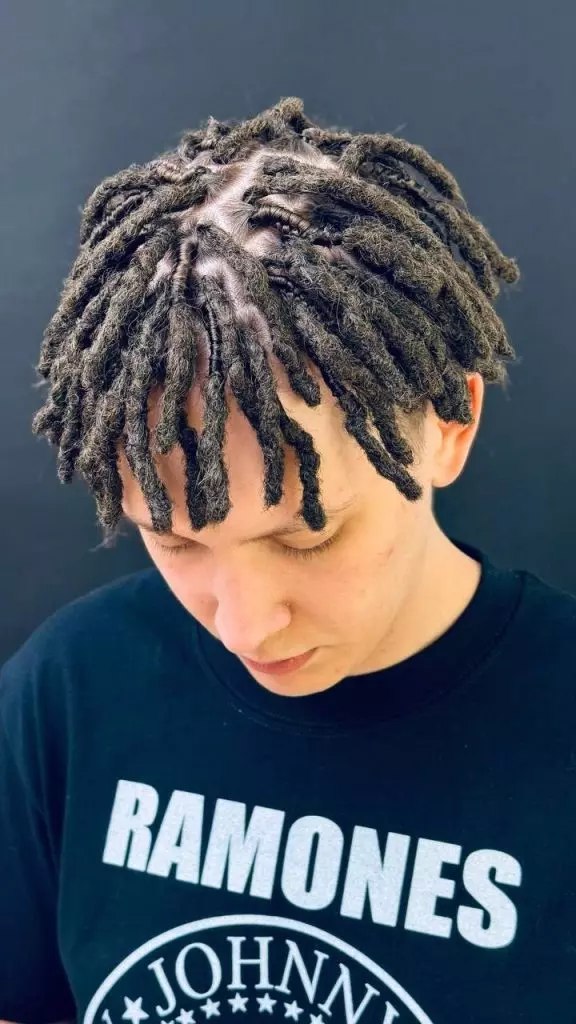 Short temporary synthetic DE dreads, view from above